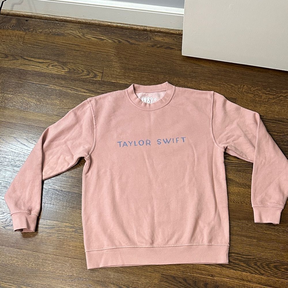 Brand New Taylor Swift - Taylor’s Version - Tour 1989 Sweatshirt - Size Medium
